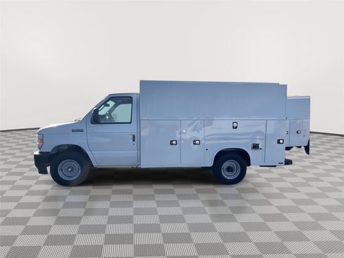New 2025 Ford E-350 and Econoline 350 Super Duty w/ Power Equipment Group RWD image 8