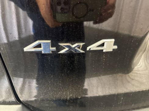 Used 2019 Jeep Cherokee Limited w/ Technology Group image 10