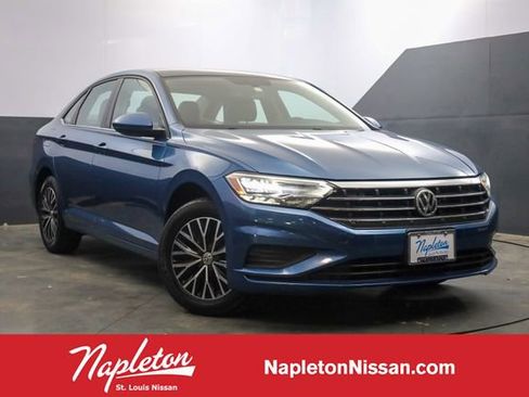 Used 2021 Volkswagen Jetta SE w/ SE Cold Weather Package image 1