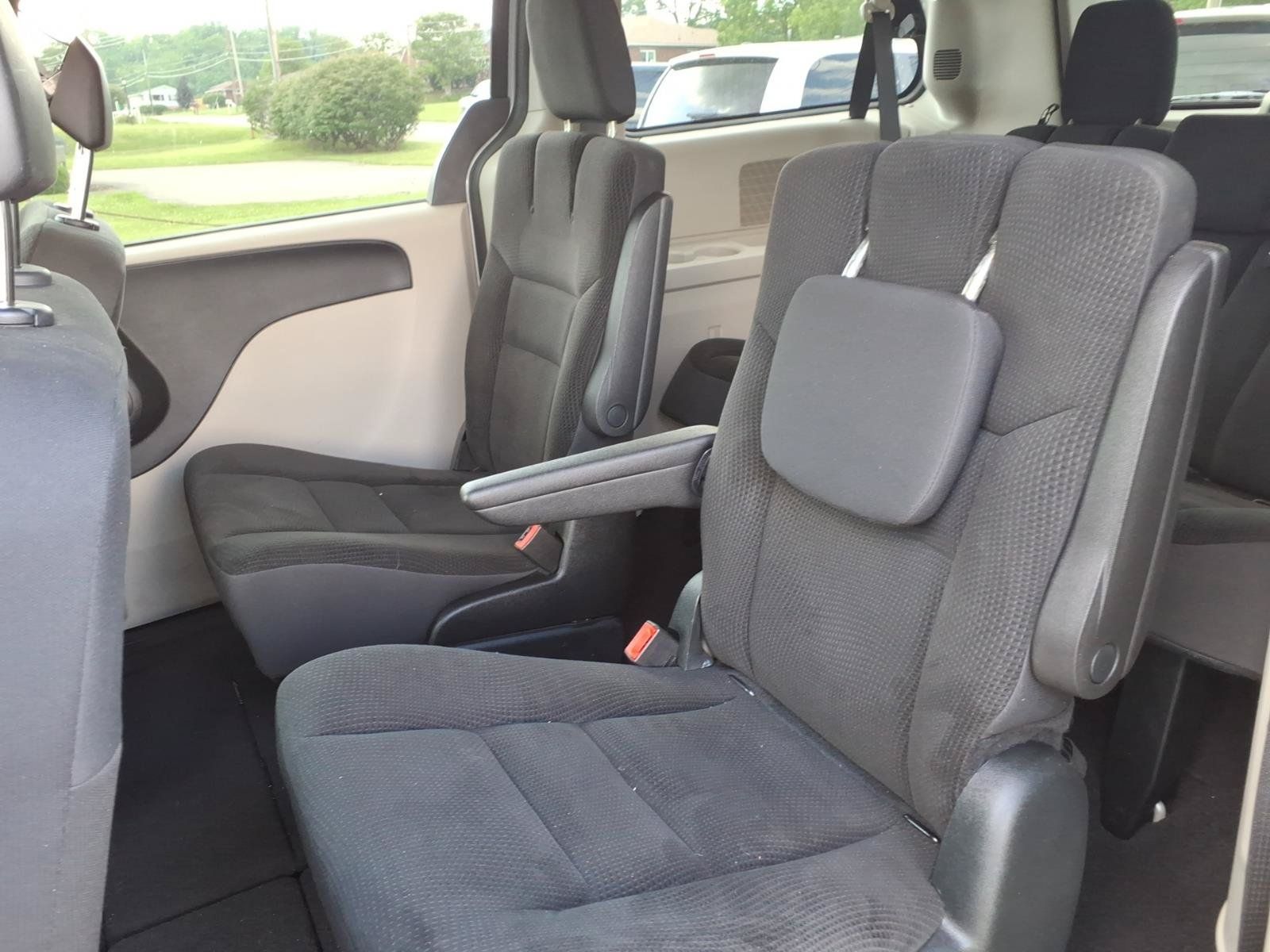 Used 2017 Dodge Grand Caravan SE w/ Power Window Group FWD image 6