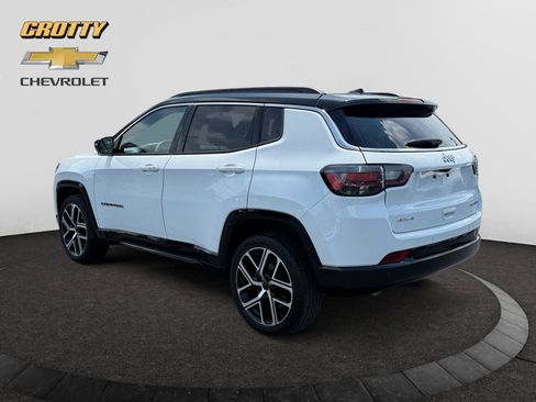 Used 2025 Jeep Compass Limited w/ Elite Group AWD/4WD image 3