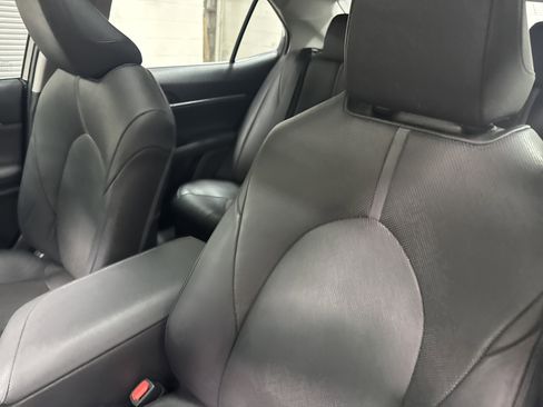 Used 2021 Toyota Camry XLE w/ Navigation Upgrade Package FWD image 31
