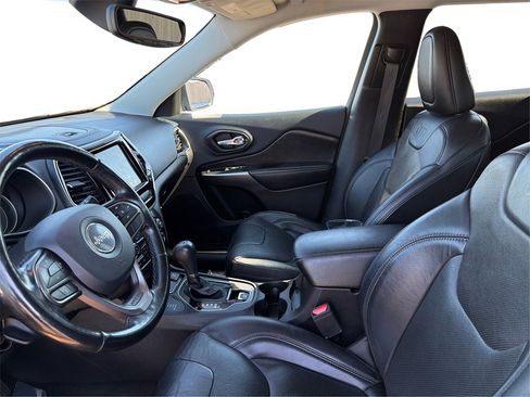 Used 2020 Jeep Cherokee Limited image 10