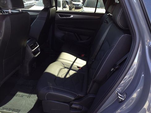New 2026 Volkswagen Atlas Cross Sport SE image 10