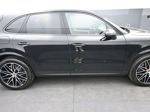 New 2026 Porsche Cayenne image 25