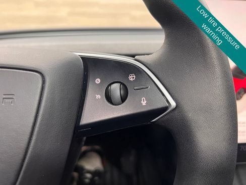 Used 2024 Tesla Model 3 Standard Range RWD image 9