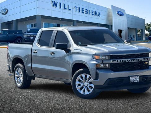 Used 2019 Chevrolet Silverado 1500 Custom w/ Trailering Package image 2