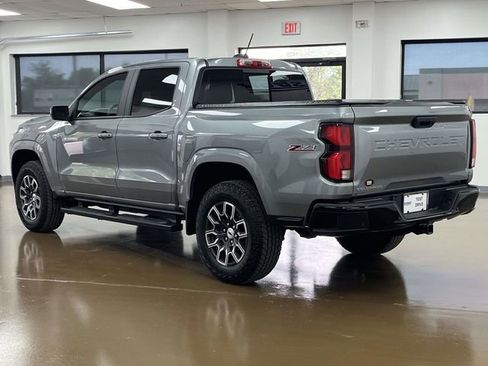 Used 2025 Chevrolet Colorado Z71 AWD/4WD image 8