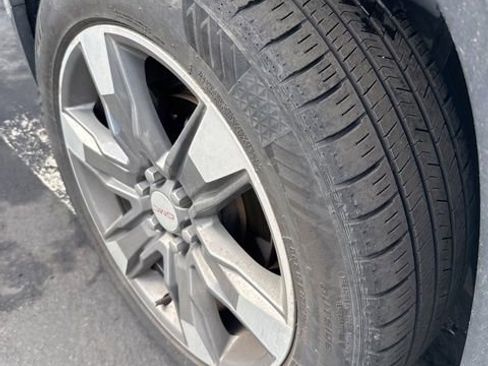 Used 2018 GMC Acadia SLT image 11