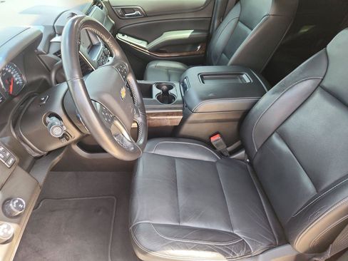Used 2019 Chevrolet Tahoe LT w/ Luxury Package AWD/4WD image 19