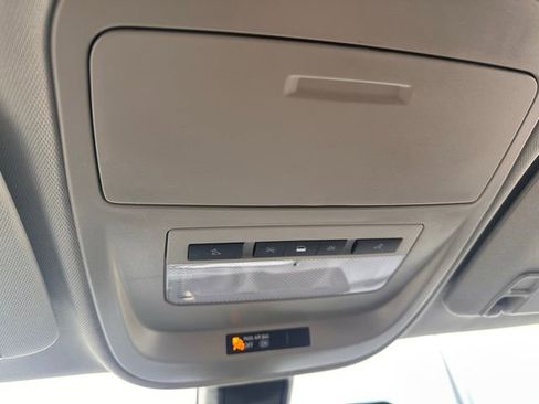 Used 2017 GMC Canyon SLE image 25