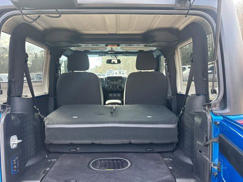 Used 2016 Jeep Wrangler Sport image 15