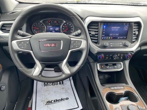 Used 2023 GMC Acadia SLE w/ Driver Convenience Package image 7