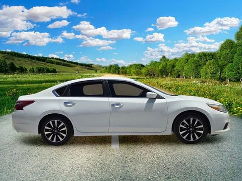 Used 2018 Nissan Altima 2.5 SV FWD image 7