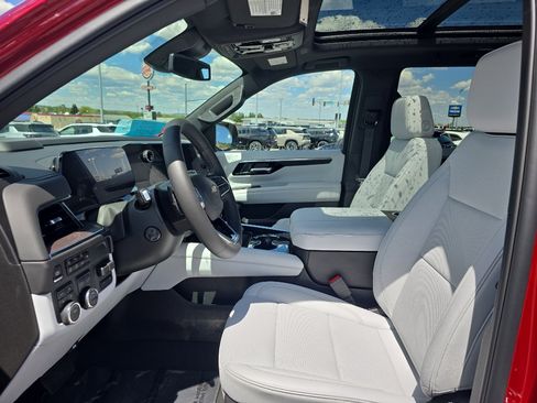 New 2026 Chevrolet Tahoe Premier w/ Sun And Tow Package AWD/4WD image 9