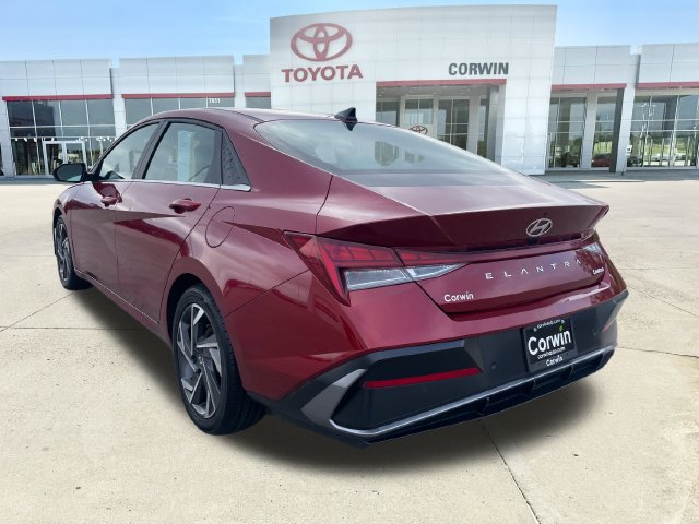 Used 2024 Hyundai Elantra Limited FWD image 3