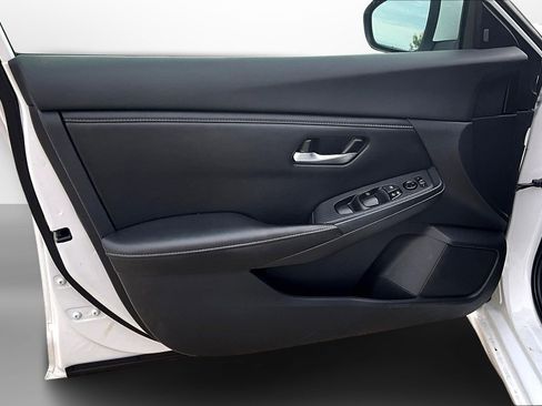 Used 2022 Nissan Sentra SV image 25