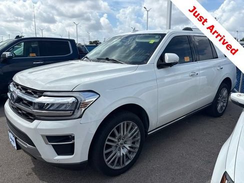 Used 2024 Ford Expedition Limited RWD image 3