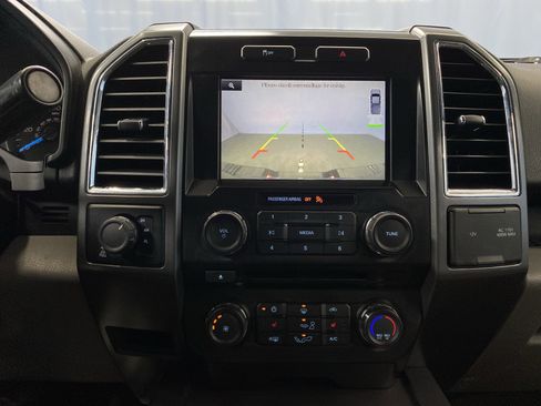 Used 2015 Ford F150 XLT w/ Equipment Group 302A Luxury image 15