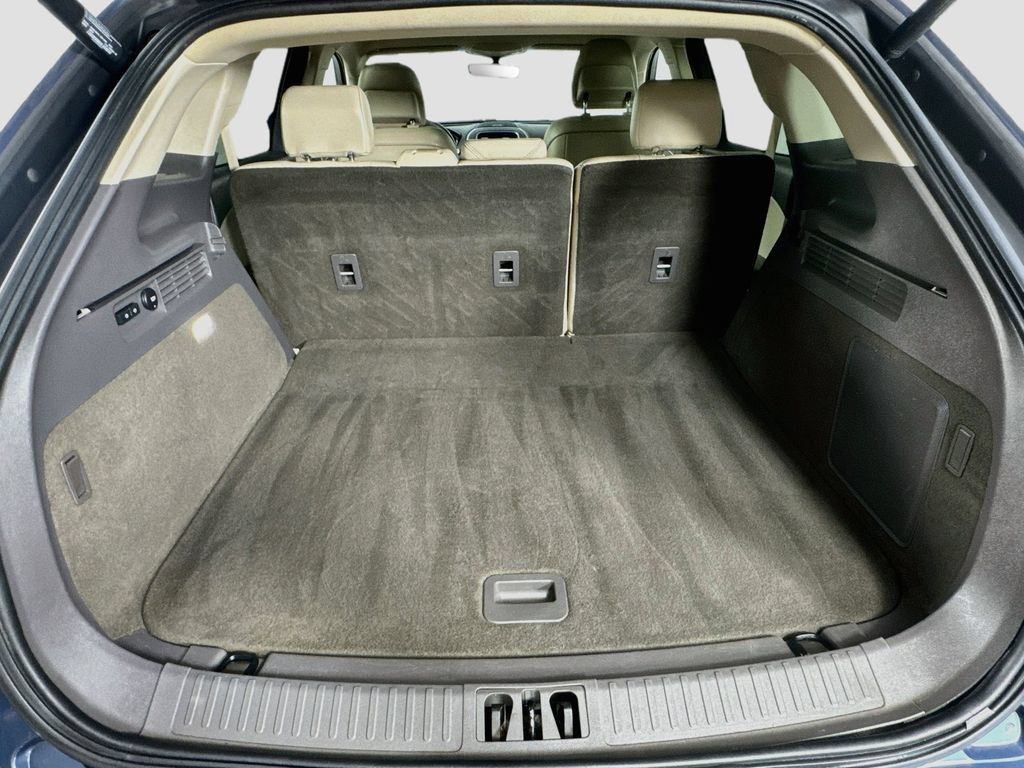 Used 2019 Lincoln Nautilus Premier AWD/4WD image 29