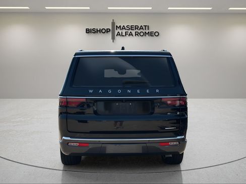 Used 2022 Jeep Wagoneer Series I w/ Premium Group I RWD image 4