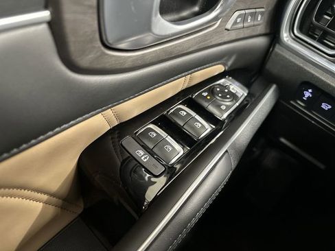 Certified 2025 Kia Sorento SX Prestige w/ Olive Brown Leather Package image 16