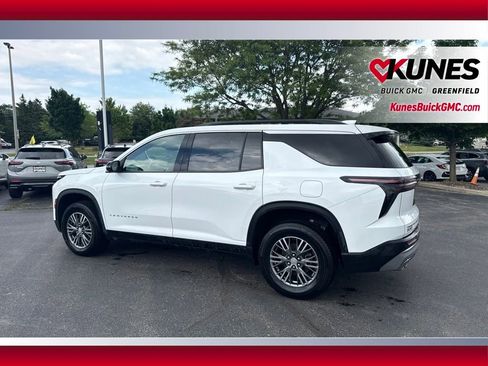 Used 2024 Chevrolet Traverse LT AWD/4WD image 13