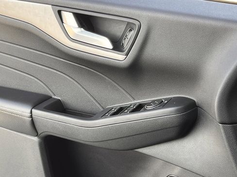 Used 2022 Ford Escape SEL image 28