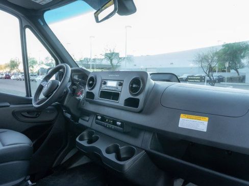 Used 2025 Mercedes-Benz Sprinter 2500 image 15