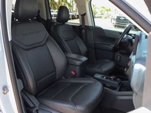 Used 2025 Ford Maverick Lariat w/ Black Appearance Package AWD/4WD image 39