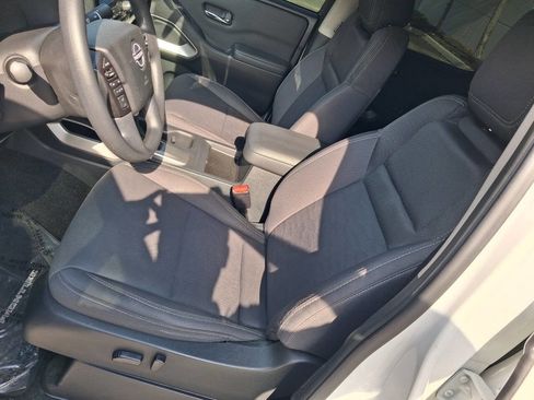 Used 2022 Nissan Frontier SV image 14