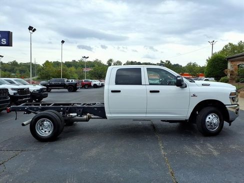 Used 2025 RAM 3500 Tradesman w/ Chrome Appearance Group image 2