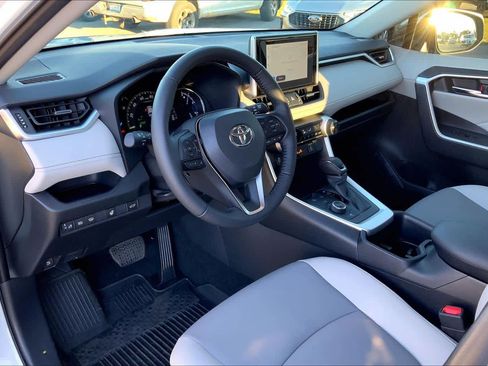 Used 2025 Toyota RAV4 XLE Premium image 17