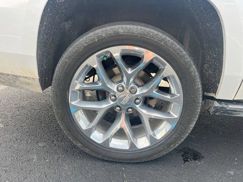 Used 2019 Cadillac Escalade ESV Platinum AWD/4WD image 11