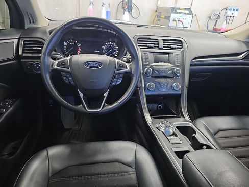 Used 2018 Ford Fusion SE w/ Equipment Group 201A image 15