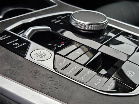 Used 2023 BMW X7 xDrive40i w/ Premium Package image 12