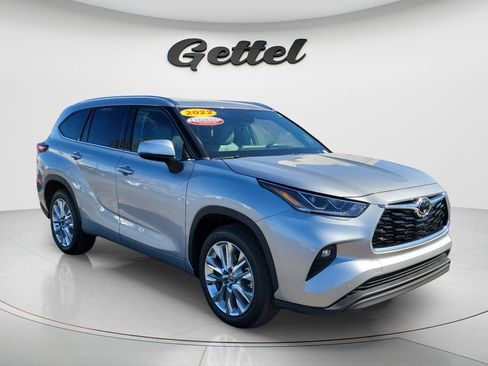 Used 2022 Toyota Highlander Limited image 2
