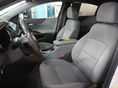 Used 2018 Chevrolet Malibu LT FWD image 11