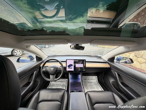 Used 2020 Tesla Model 3 Standard Range Plus RWD image 21