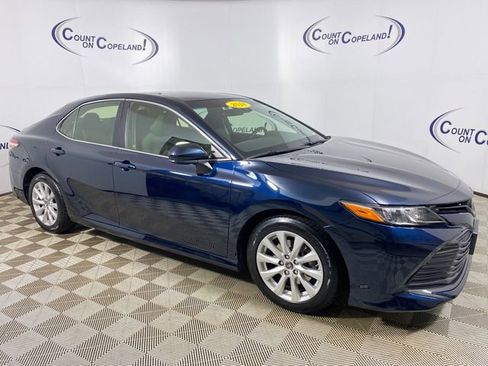 Used 2018 Toyota Camry LE FWD image 1