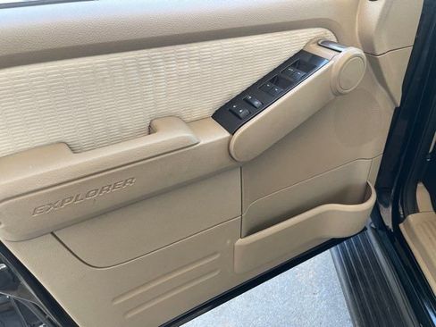 Used 2008 Ford Explorer XLT image 23