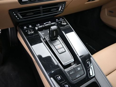 Certified 2022 Porsche 911 Carrera image 24