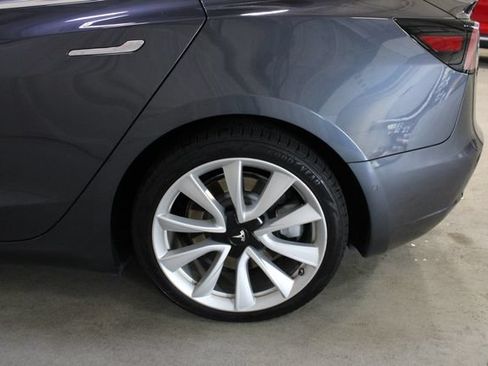 Used 2018 Tesla Model 3 Long Range RWD image 27