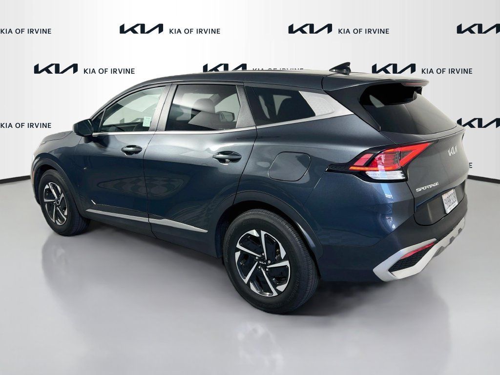 Certified 2025 Kia Sportage LX FWD image 6