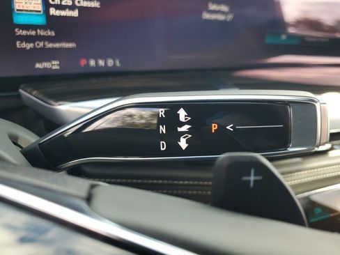 Certified 2025 Cadillac Escalade Premium Luxury image 39