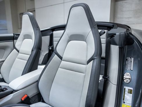 Certified 2025 Porsche 911 Carrera image 5