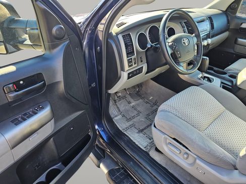 Used 2010 Toyota Tundra 4x4 CrewMax image 15
