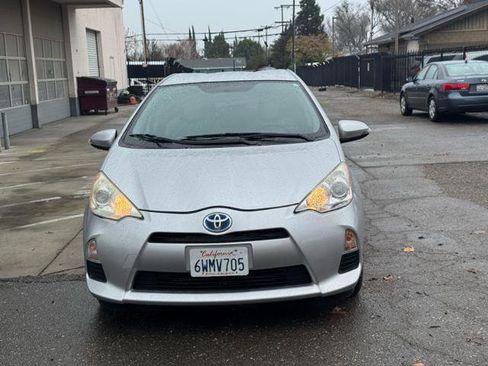 Used 2012 Toyota Prius C One image 2