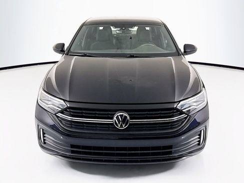 Used 2023 Volkswagen Jetta Sport image 2