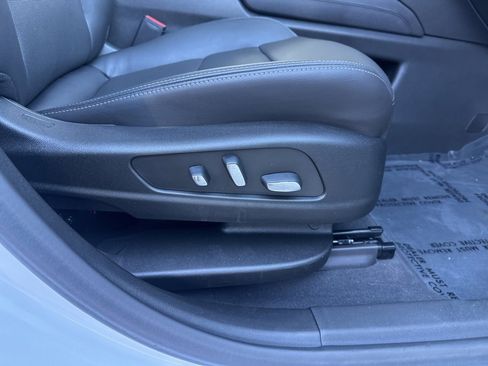 Used 2023 Cadillac XT6 Premium Luxury image 24